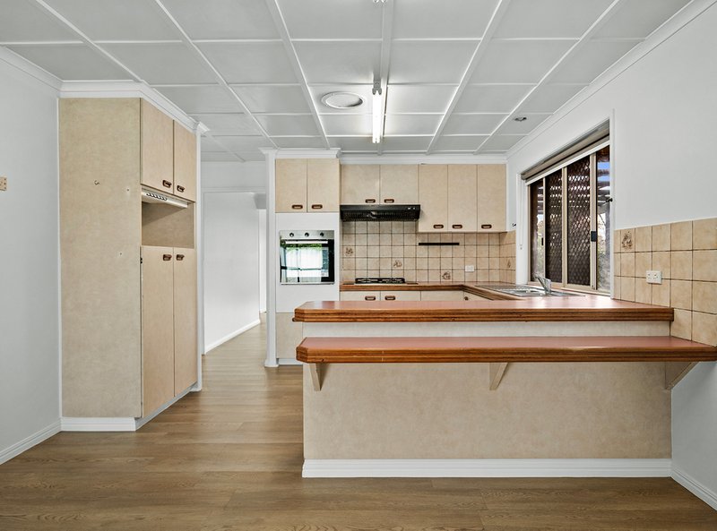 Photo - 396 Stenner Street, Kearneys Spring QLD 4350 - Image 2
