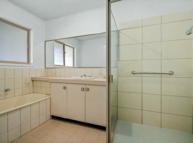 Photo - 396 Stenner Street, Kearneys Spring QLD 4350 - Image 9