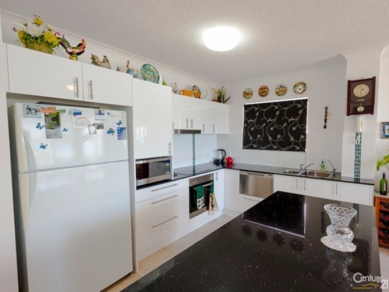 Photo - 3/97-99 Bradman Avenue, Maroochydore QLD 4558 - Image 4