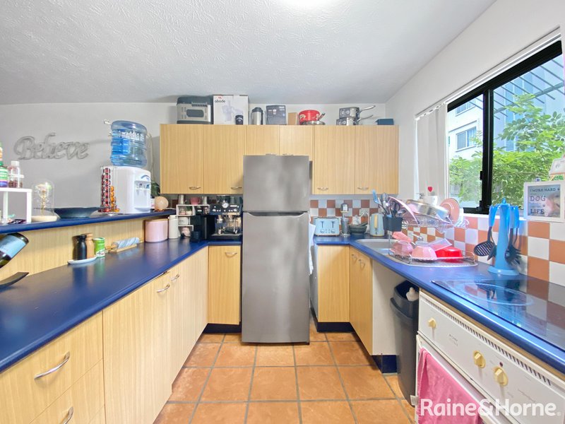 Photo - 3/98 Station Road, Indooroopilly QLD 4068 - Image 3