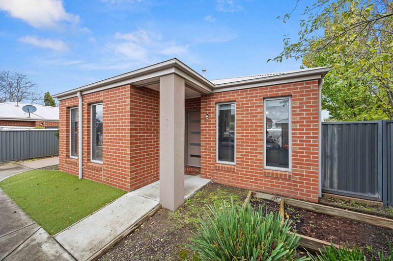 Photo - 3/99 Grant Street, Sebastopol VIC 3356 - Image 1