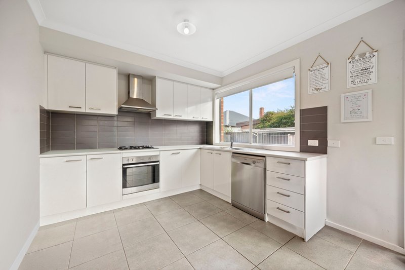 Photo - 3/99 Grant Street, Sebastopol VIC 3356 - Image 9