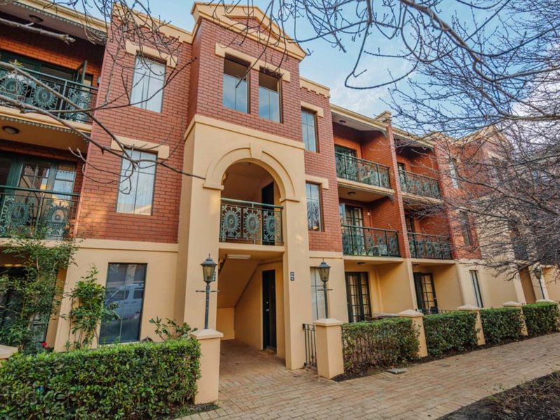 Photo - 39/99-105 Wellington Street, East Perth WA 6004 - Image 6