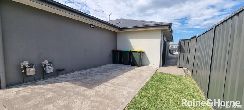 Photo - 39a Breakwell Road, Cameron Park NSW 2285 - Image 8