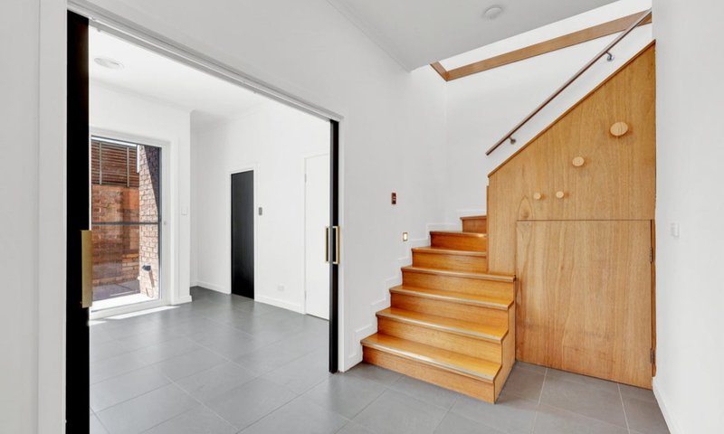 Photo - 39A Hawthorn Road, Caulfield North VIC 3161 - Image 6