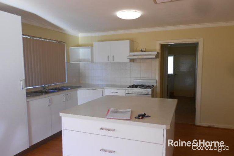 Photo - 39B Frederick Street, Shoalwater WA 6169 - Image 2