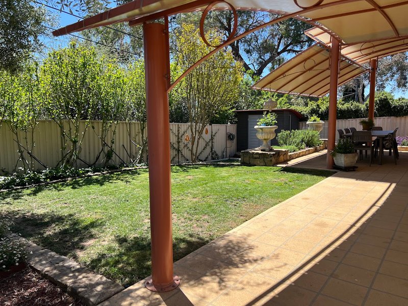 Photo - 39B Gledden Street, Chifley ACT 2606 - Image 5