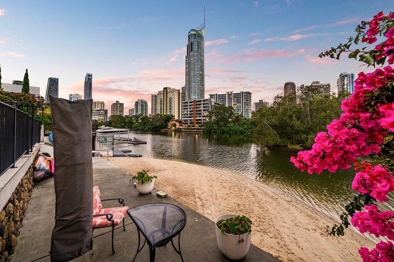 Photo - 39B Paradise Island, Surfers Paradise QLD 4217 - Image 2