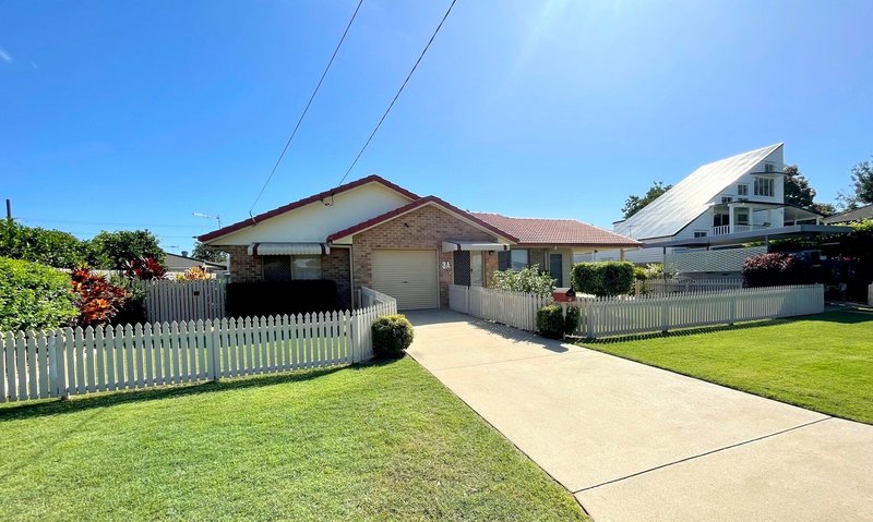 3A Brighton St , Woody Point QLD 4019