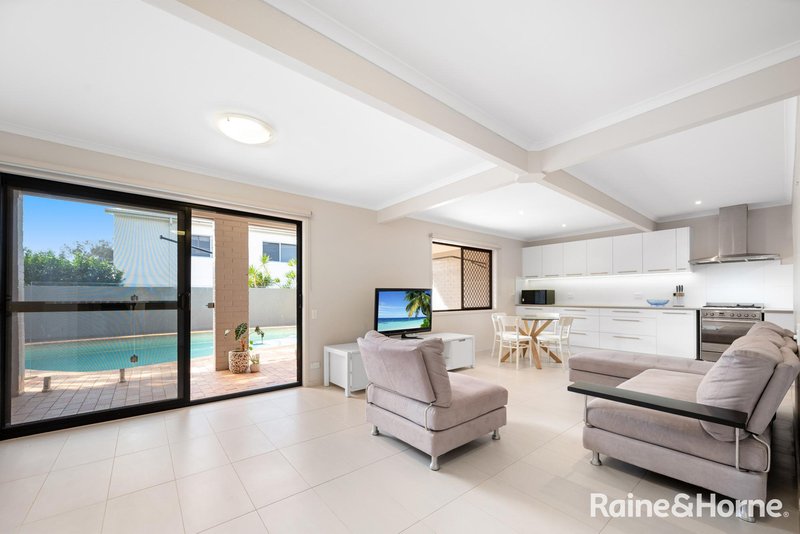 Photo - 3a Castile Street, Indooroopilly QLD 4068 - Image 3