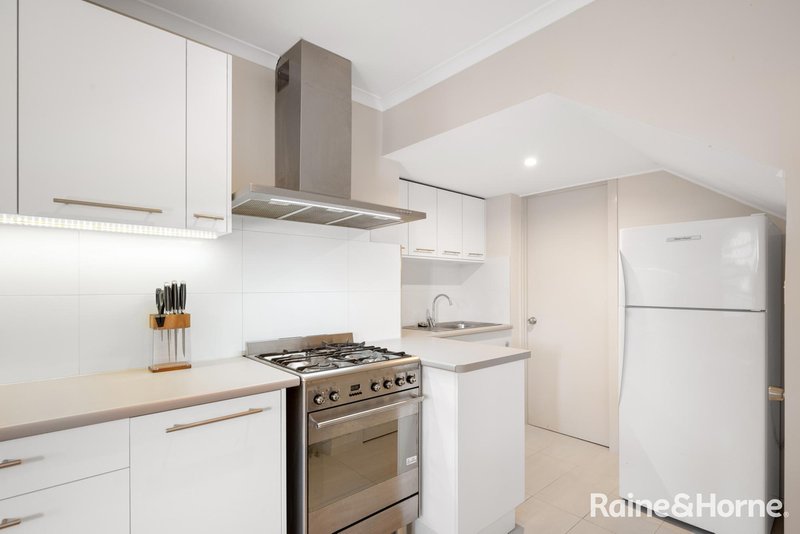 Photo - 3a Castile Street, Indooroopilly QLD 4068 - Image 4
