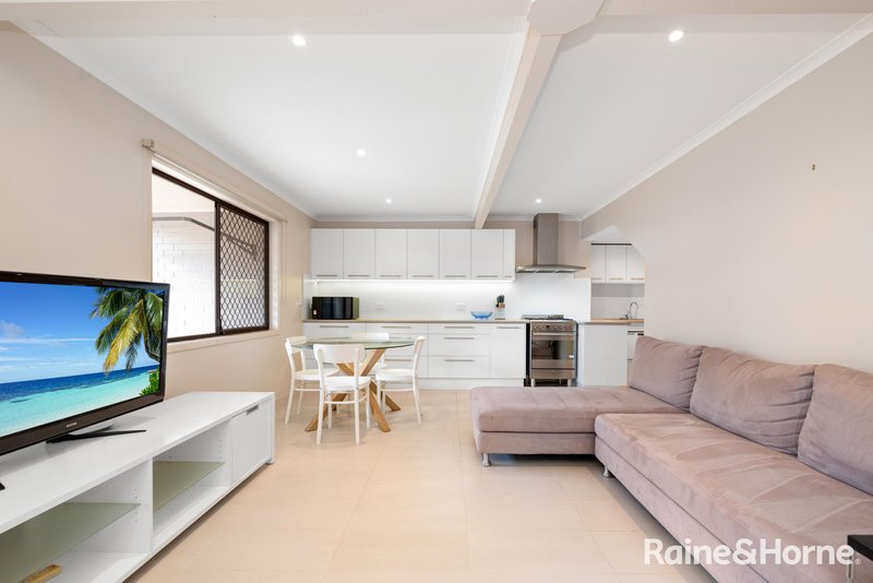 Photo - 3a Castile Street, Indooroopilly QLD 4068 - Image 5
