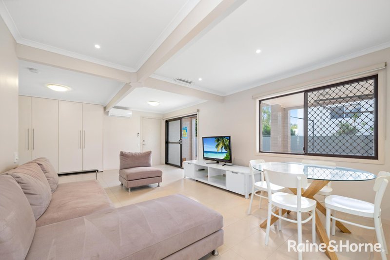 Photo - 3a Castile Street, Indooroopilly QLD 4068 - Image 7