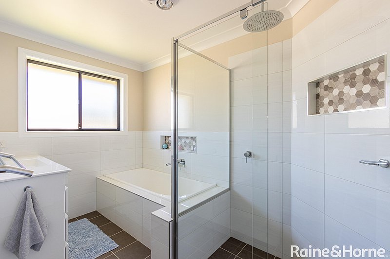 Photo - 3A Cheviot Drive, Kelso NSW 2795 - Image 17