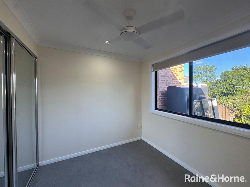 Photo - 3A Collis Place, Minto NSW 2566 - Image 4