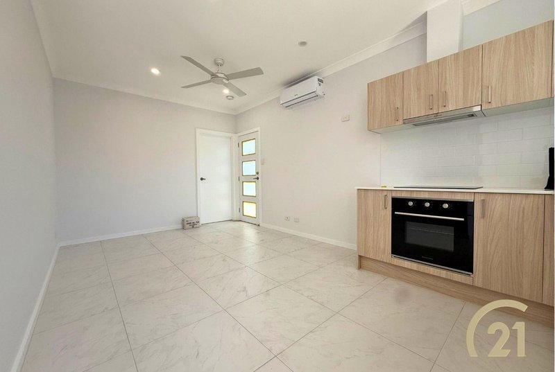 Photo - 3A Helen Street, Smithfield NSW 2164 - Image 2