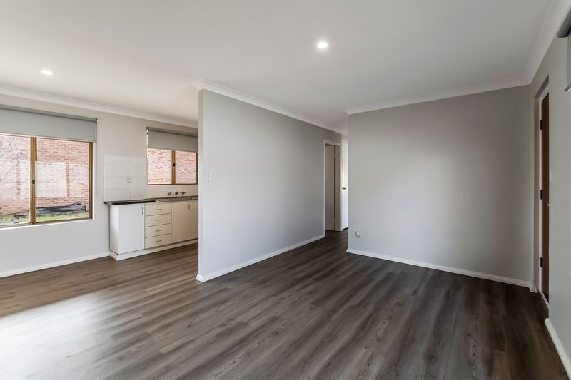 Photo - 3a Knowle Way, Warnbro WA 6169 - Image 5