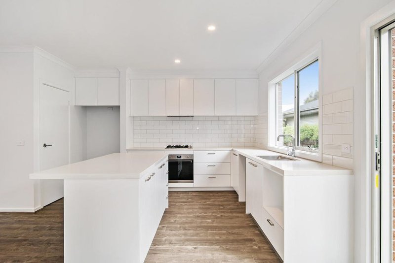 Photo - 3A Marlow Street, Mooroolbark VIC 3138 - Image 5