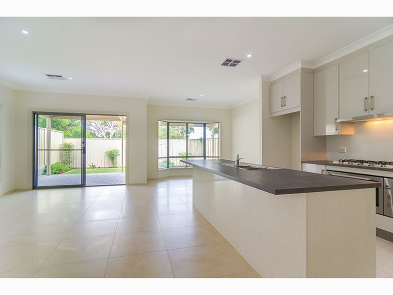 Photo - 3A Oakridge Close, Aberfoyle Park SA 5159 - Image 2