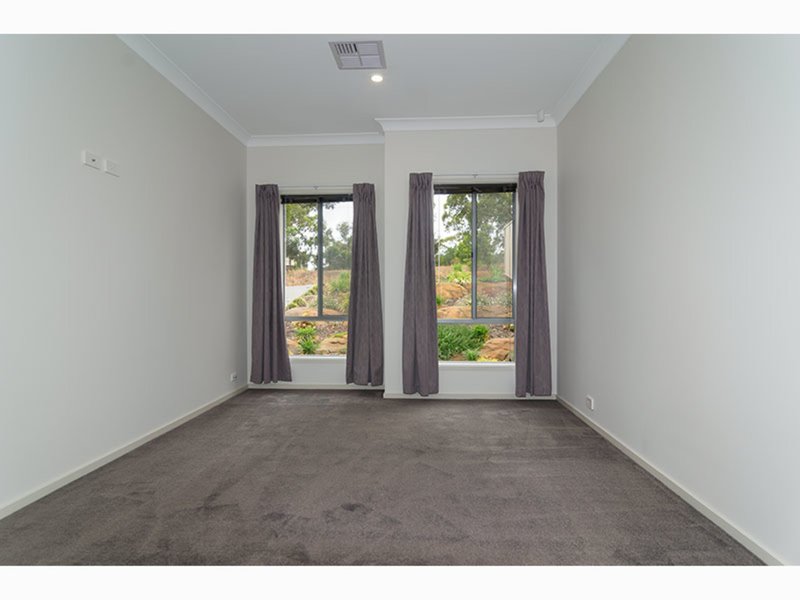 Photo - 3A Oakridge Close, Aberfoyle Park SA 5159 - Image 8