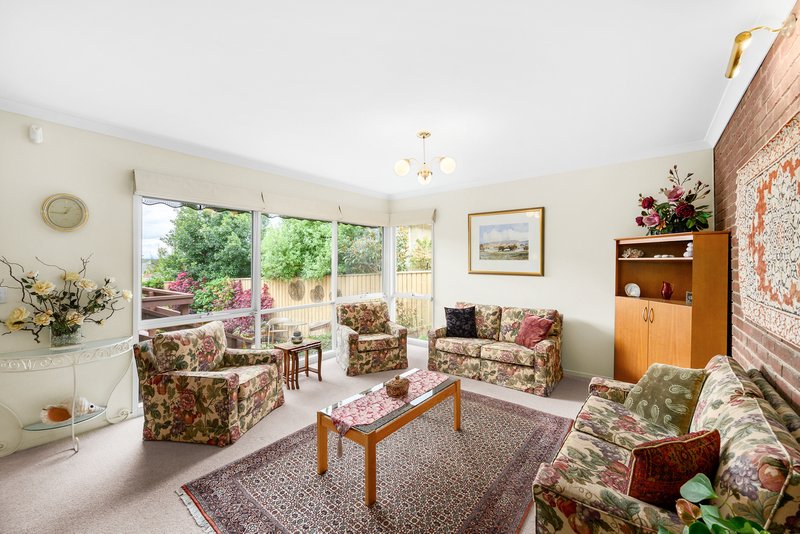 Photo - 3A Rosemary Street, Templestowe Lower VIC 3107 - Image 2