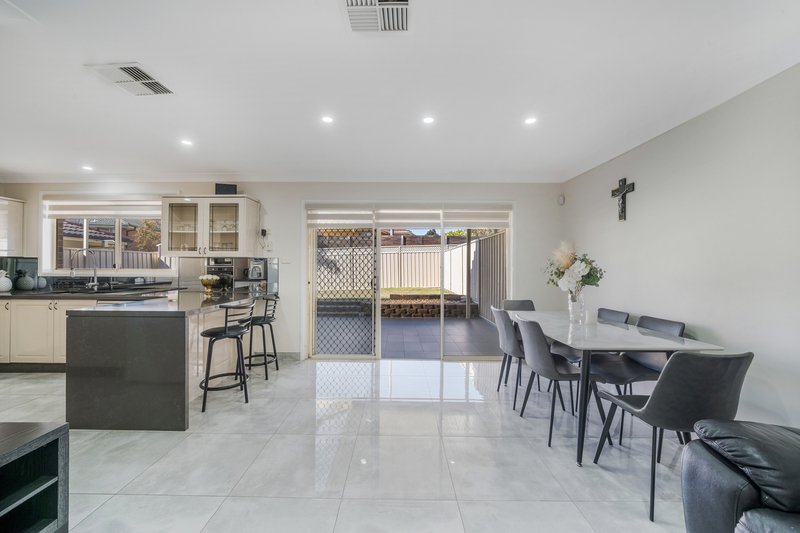 Photo - 3A Tench Way, West Hoxton NSW 2171 - Image 5