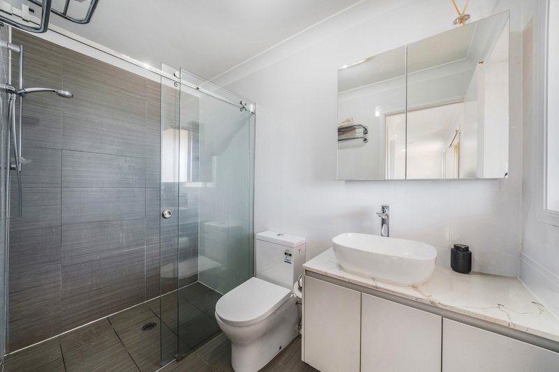 Photo - 3A Tench Way, West Hoxton NSW 2171 - Image 8