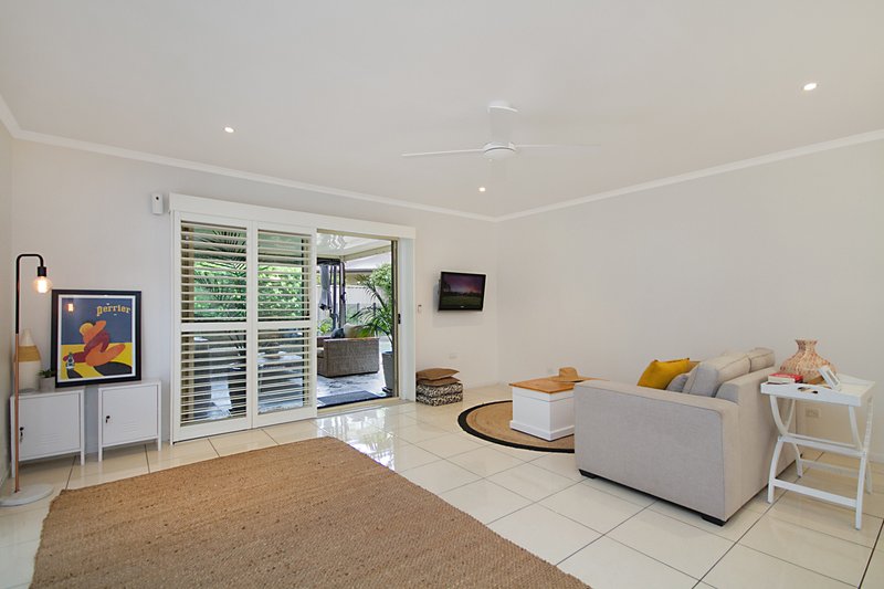 Photo - 3A Wilkinson Crescent, Currumbin Waters QLD 4223 - Image 8