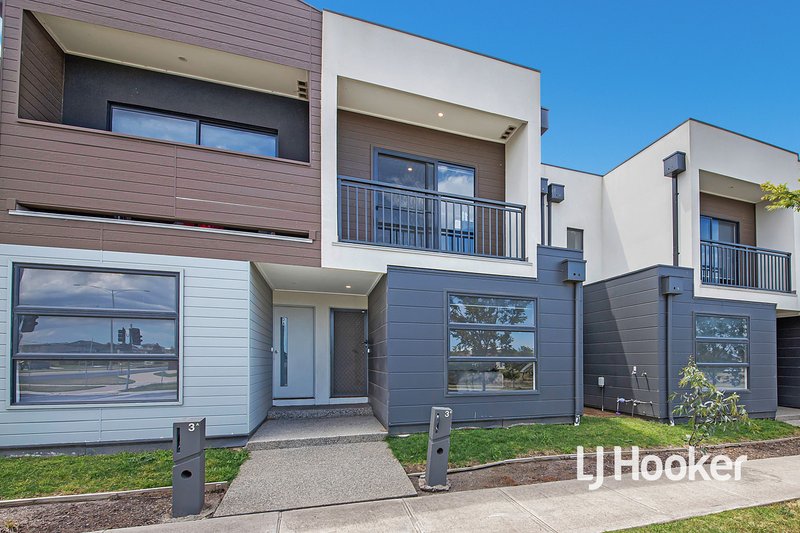 Photo - 3B Charlwood Promenade, Werribee VIC 3030 - Image 2