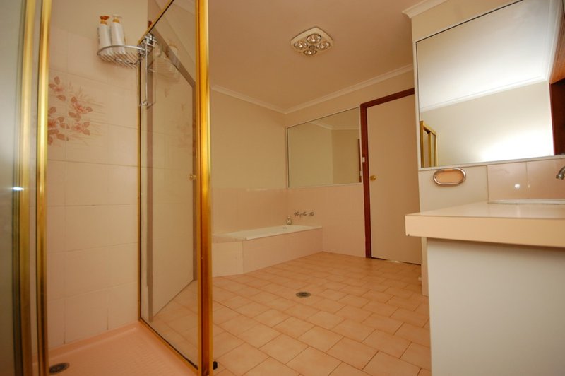 Photo - 3b Dowell Place, Griffith NSW 2680 - Image 6