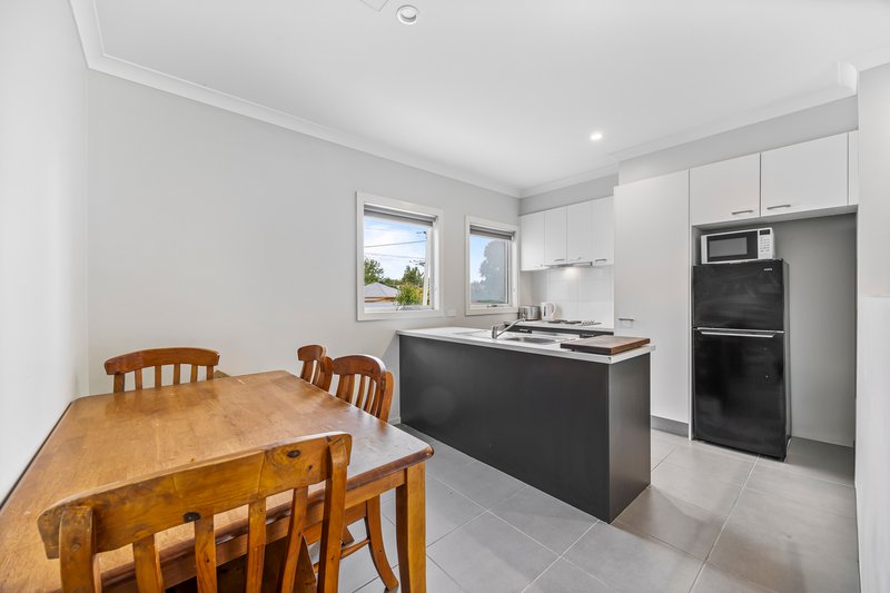 Photo - 3B Haymes Crescent, Golden Point VIC 3350 - Image 5