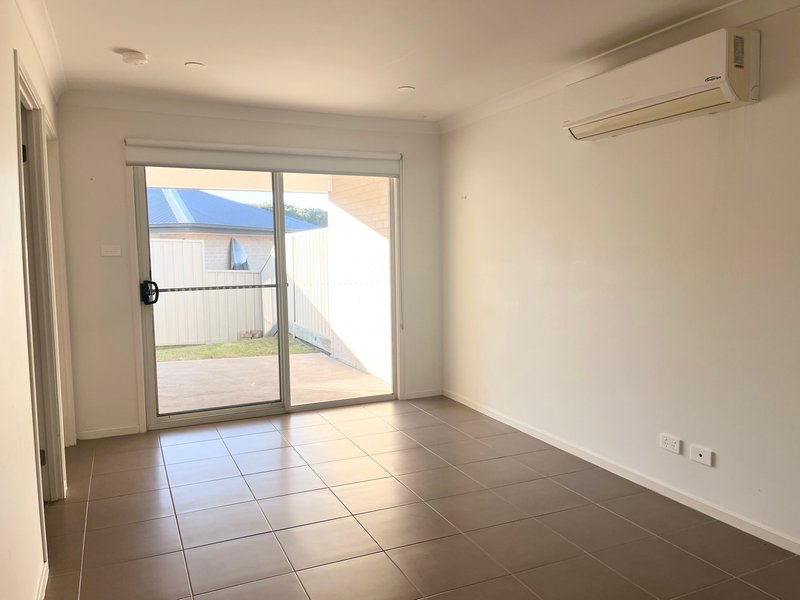 Photo - 3b Mornington Circuit, Gwandalan NSW 2259 - Image 3