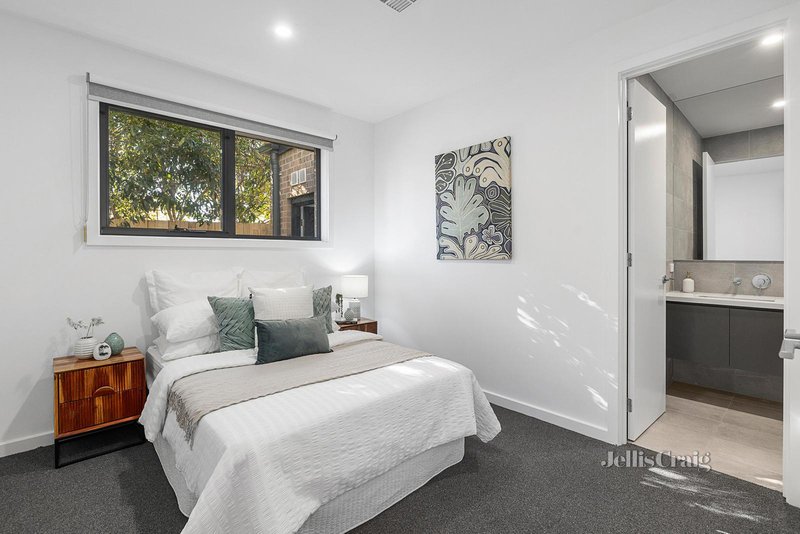 Photo - 3B Norville Street, Bentleigh East VIC 3165 - Image 7