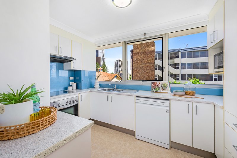 Photo - 3B/1 Albert Avenue, Broadbeach QLD 4218 - Image 5