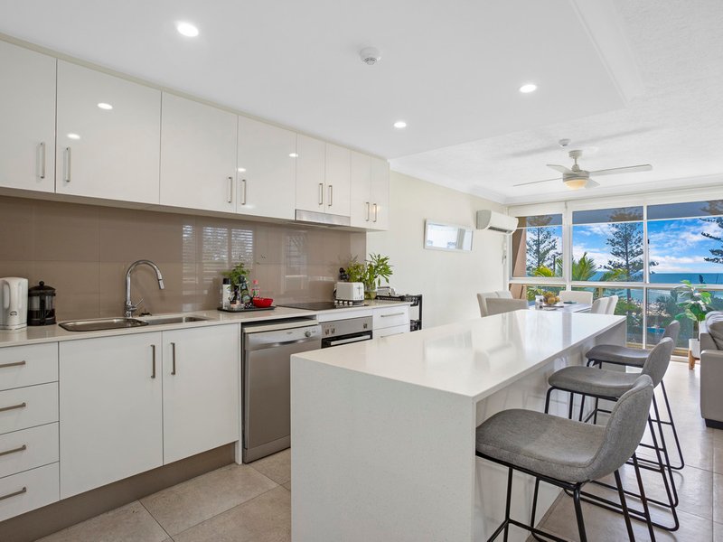 Photo - 3B/52 Goodwin Terrace, Burleigh Heads QLD 4220 - Image 2