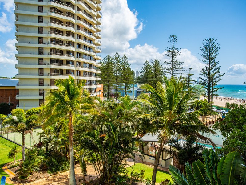 Photo - 3B/52 Goodwin Terrace, Burleigh Heads QLD 4220 - Image 3