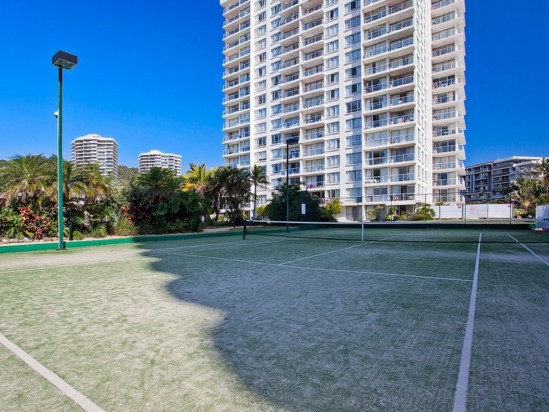 Photo - 3B/52 Goodwin Terrace, Burleigh Heads QLD 4220 - Image 11