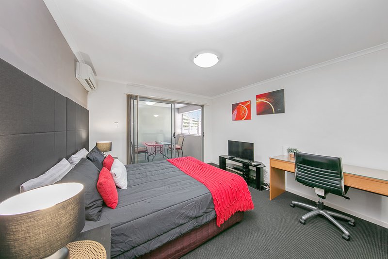 Photo - 3B/78 Brookes Street, Bowen Hills QLD 4006 - Image 2