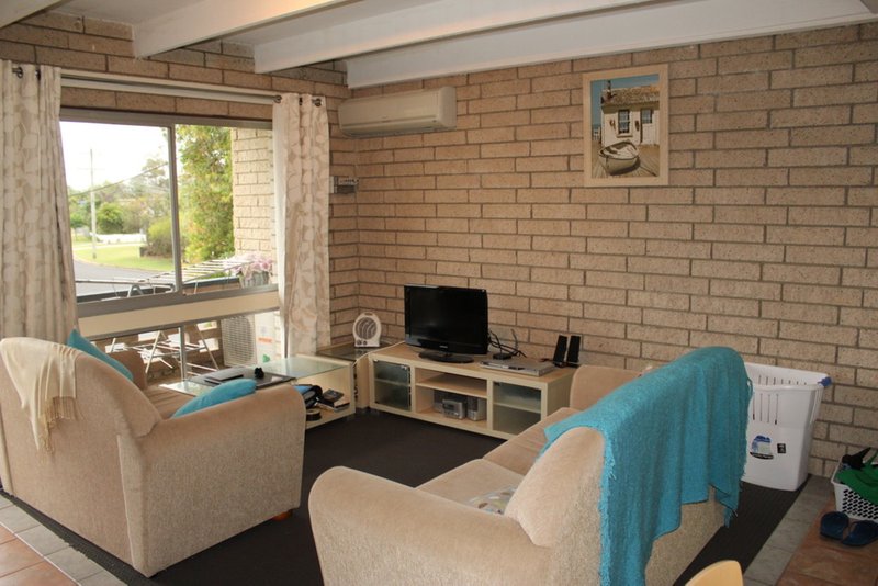 Photo - 4 /10 Catlin Avenue, Batemans Bay NSW 2536 - Image 3