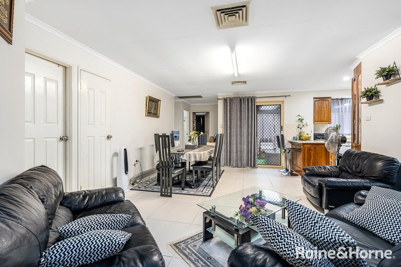 Photo - 4 & 4a Clayton Way, Claremont Meadows NSW 2747 - Image 5