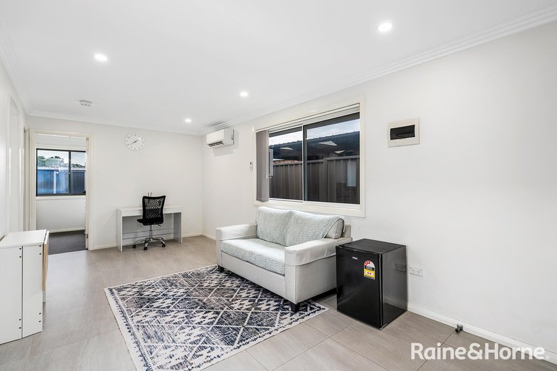 Photo - 4 & 4a Clayton Way, Claremont Meadows NSW 2747 - Image 8