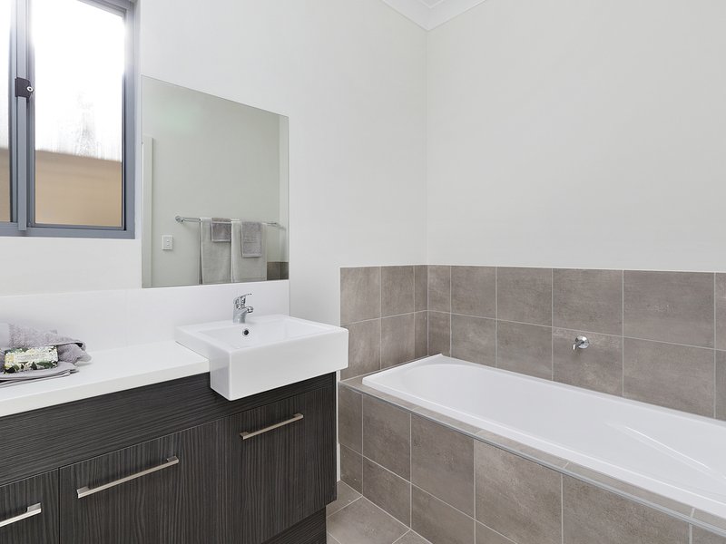 Photo - 4 & 4A Embert Street, Sturt SA 5047 - Image 10