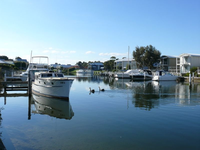 Photo - 4-6 Bridge Place, Paynesville VIC 3880 - Image 2