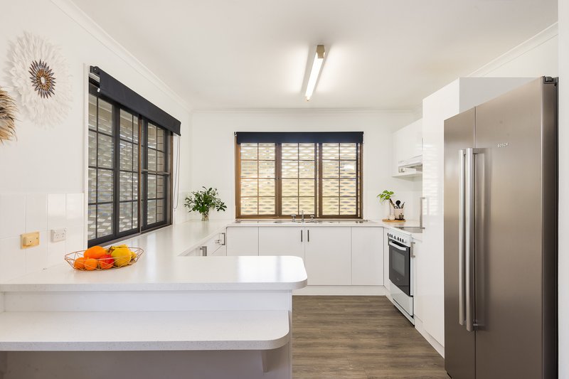 Photo - 4-6 Creek Street, Samford Village QLD 4520 - Image 3