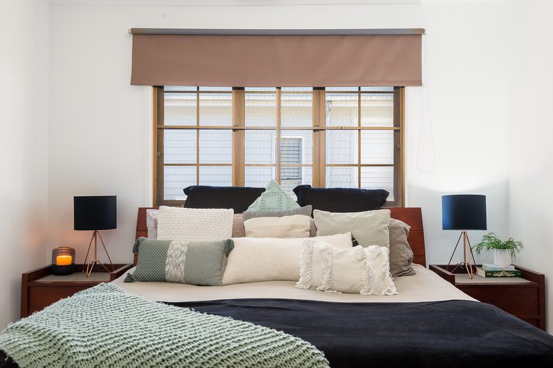 Photo - 4-6 Creek Street, Samford Village QLD 4520 - Image 5