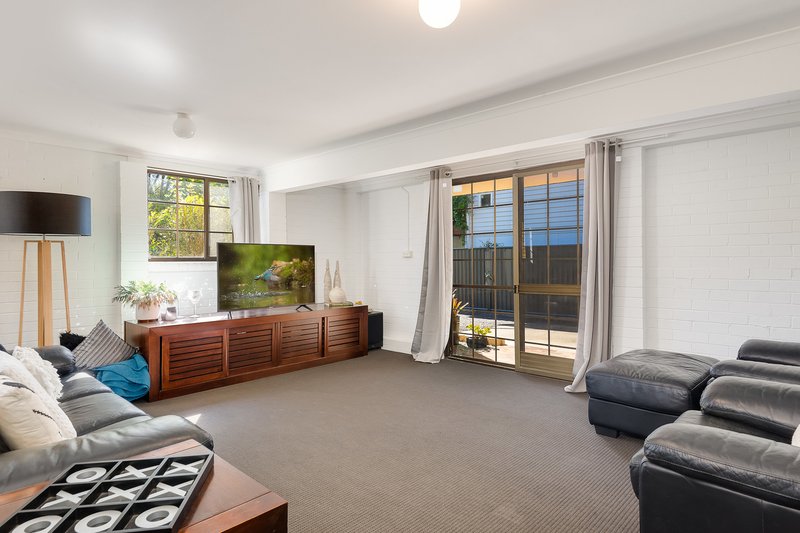 Photo - 4-6 Creek Street, Samford Village QLD 4520 - Image 8