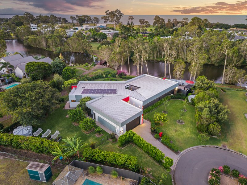 Photo - 4-6 Jubata Court, Burrum Heads QLD 4659 - Image 4