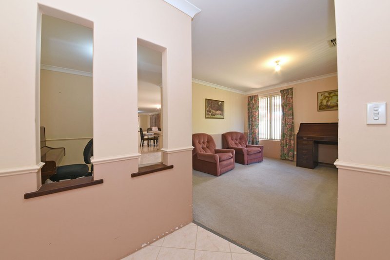 Photo - 4 Abba Place, Merriwa WA 6030 - Image 3