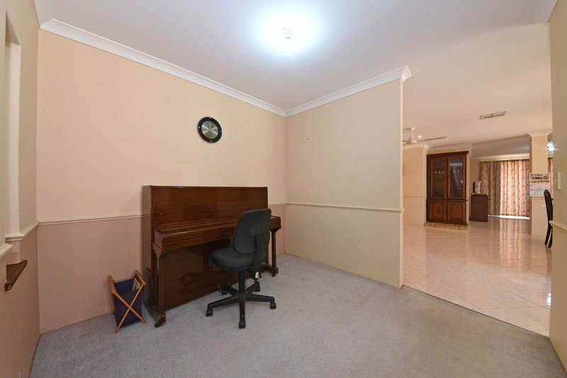 Photo - 4 Abba Place, Merriwa WA 6030 - Image 6