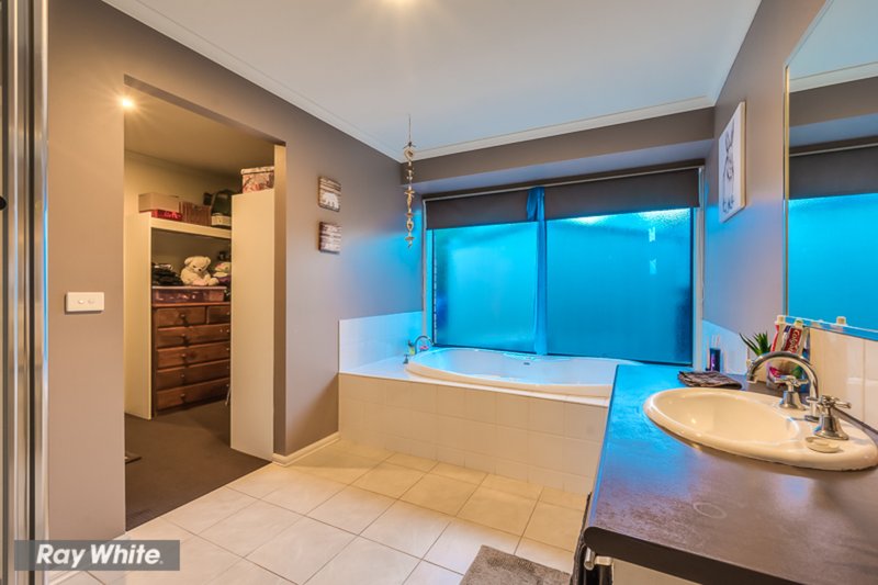 Photo - 4 Aberdeen Way, Tarneit VIC 3029 - Image 6